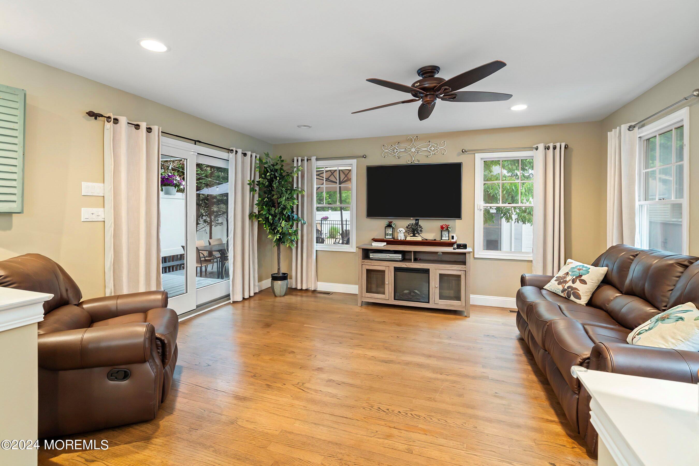 46 Compton Street Belford, NJ 07718 - Photo 13 of 35 14-Family 1C