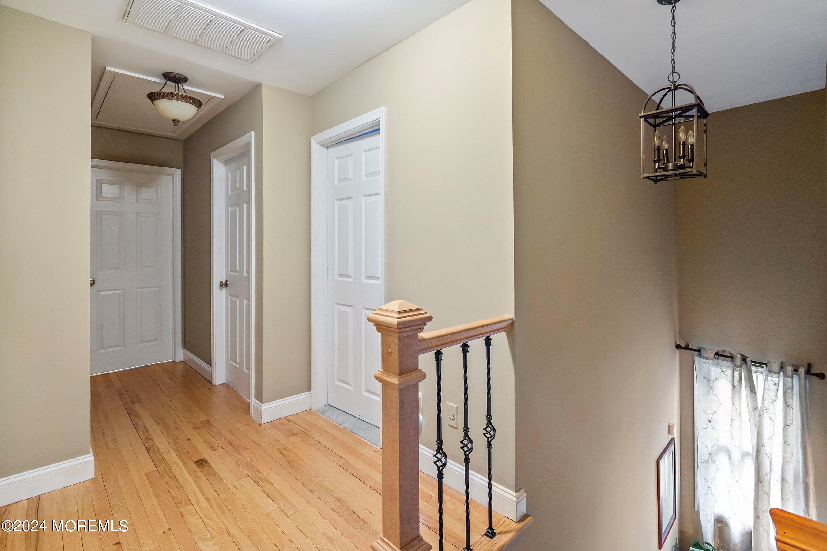 46 Compton Street Belford, NJ 07718 - Photo 15 of 35 16-Landing