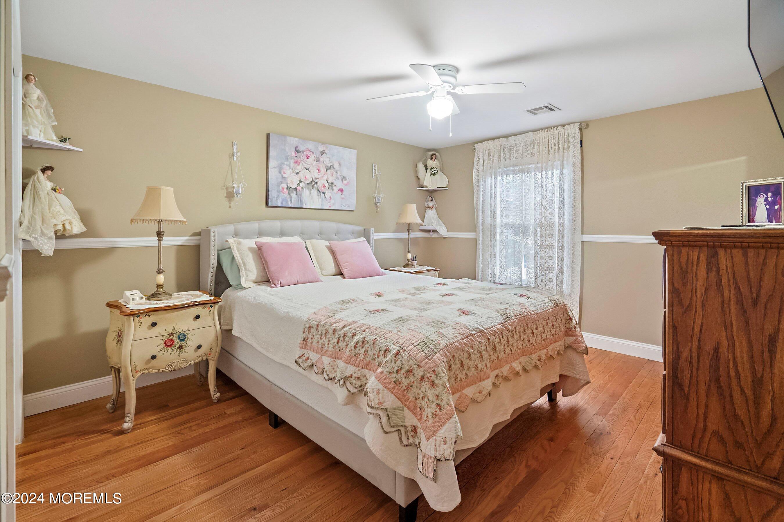46 Compton Street Belford, NJ 07718 - Photo 16 of 35 17-Bed 1