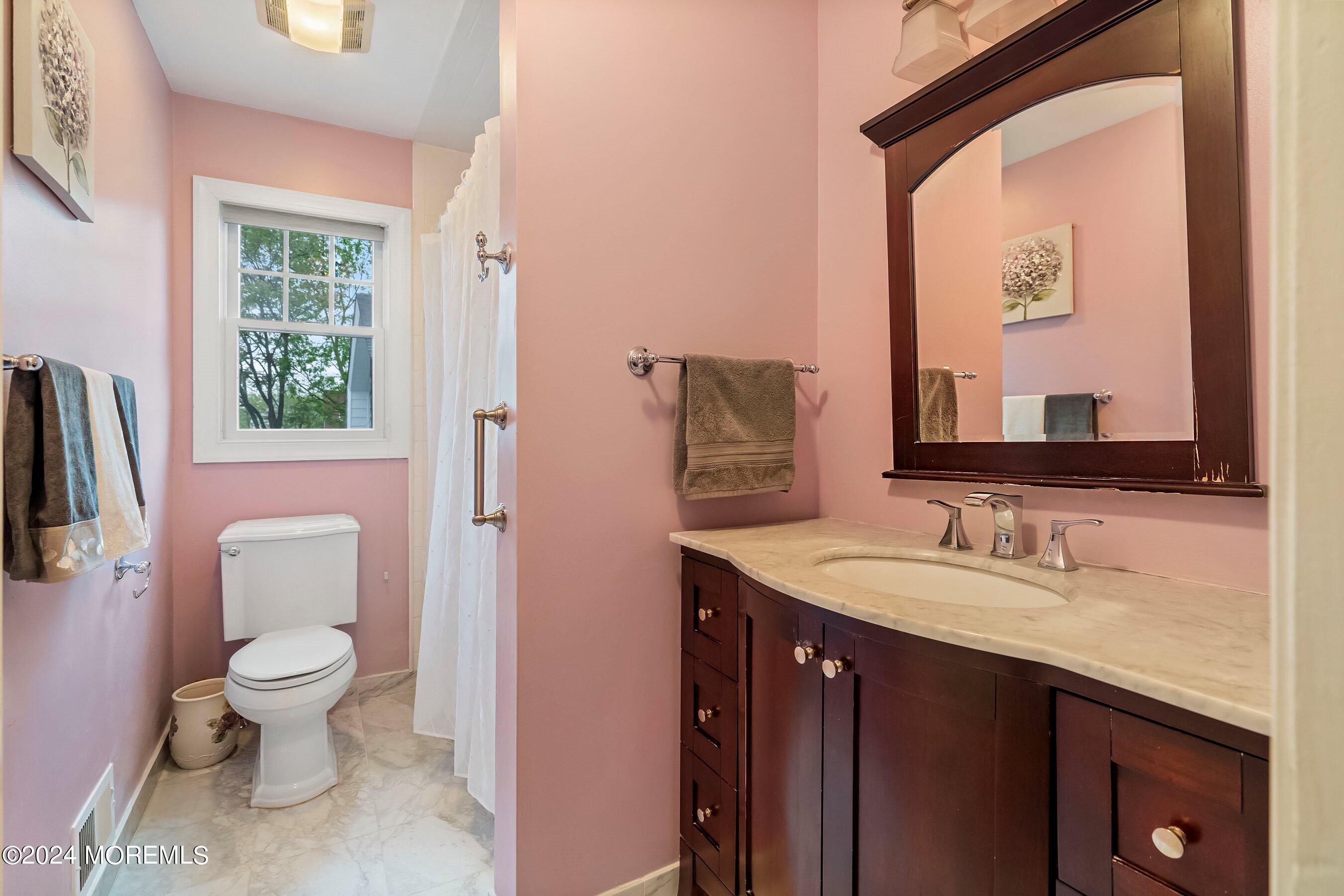 46 Compton Street Belford, NJ 07718 - Photo 19 of 35 20-Bath 1