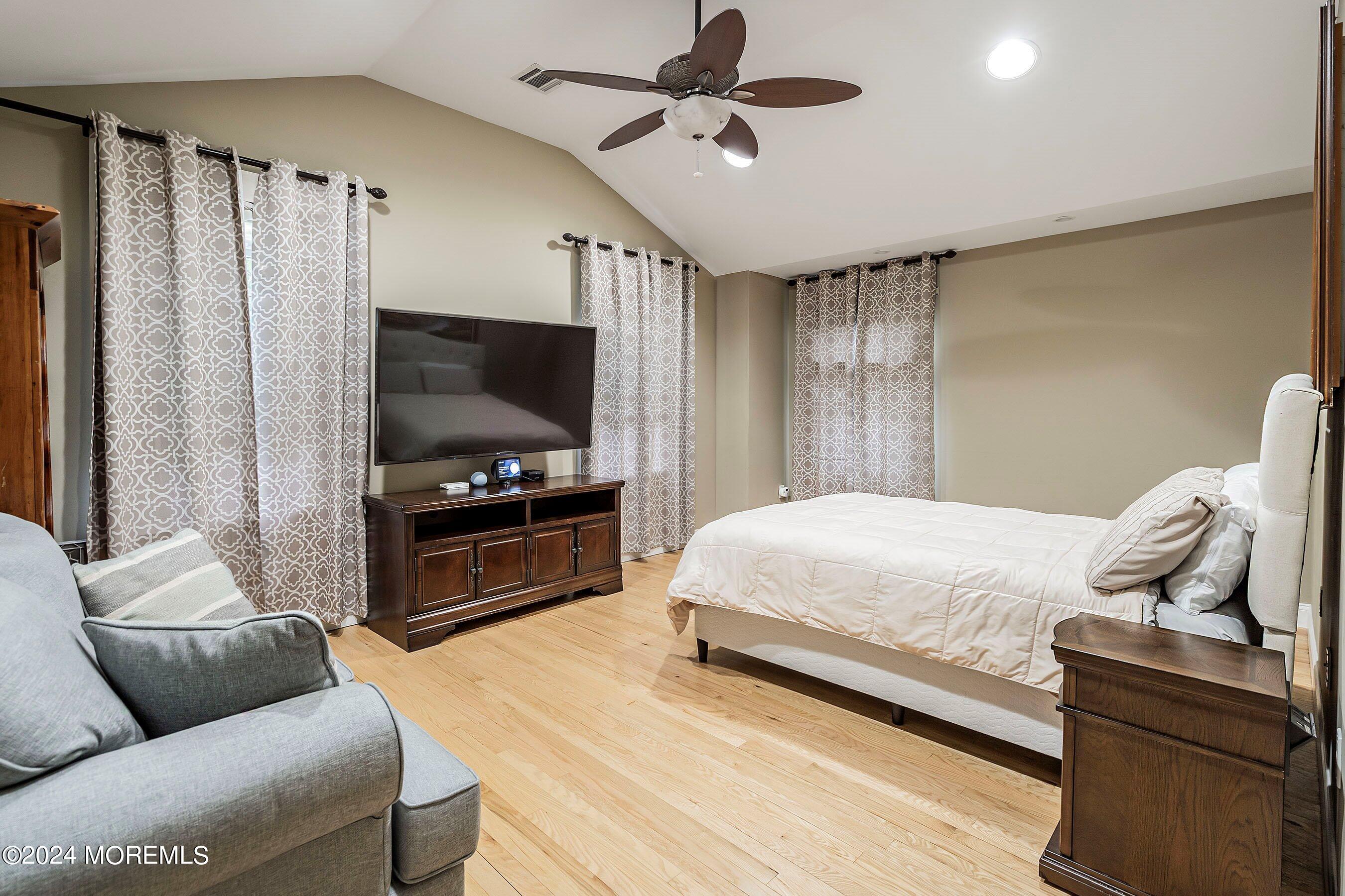 46 Compton Street Belford, NJ 07718 - Photo 22 of 35 23-Primary Bed 4B