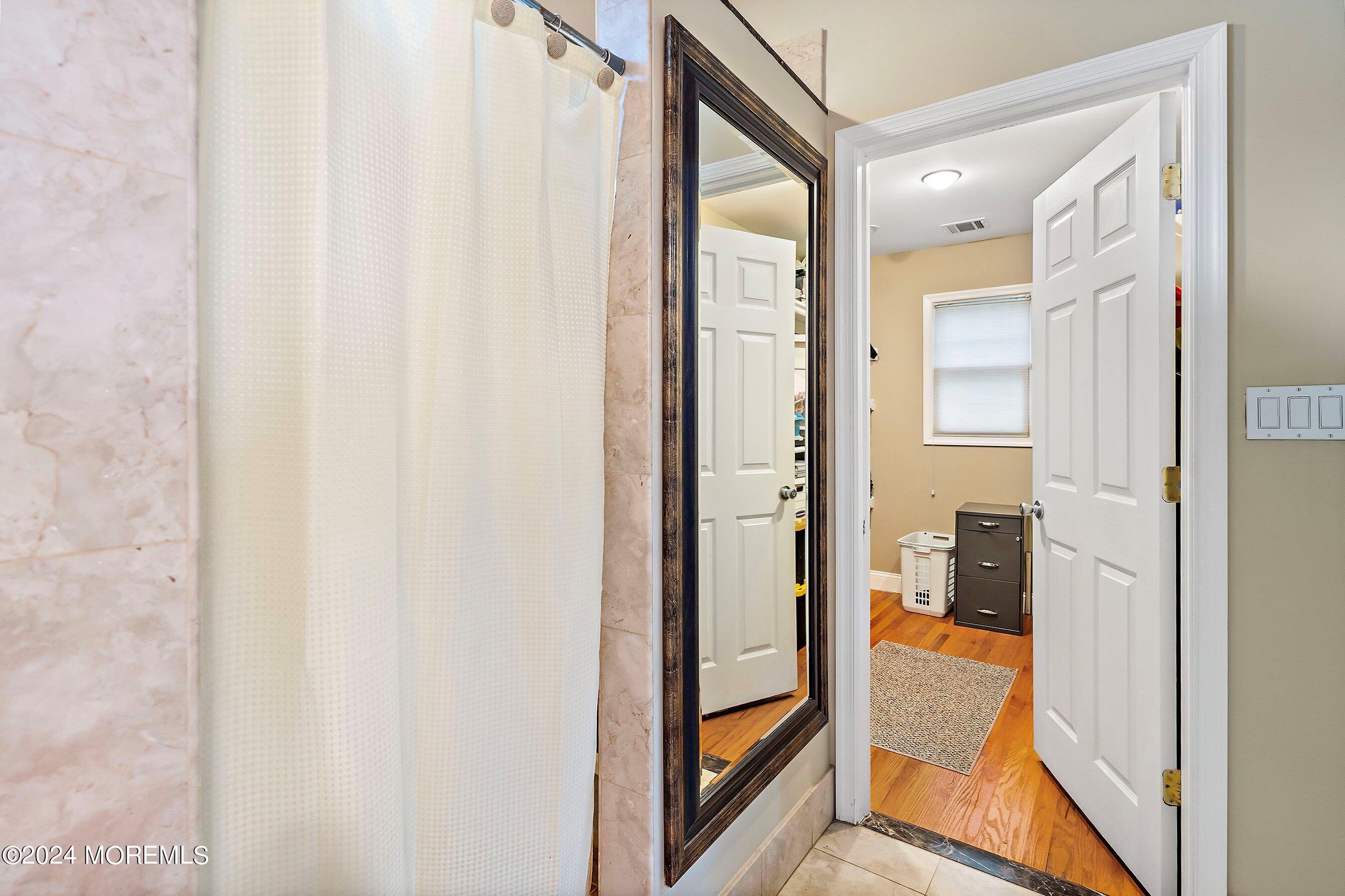 46 Compton Street Belford, NJ 07718 - Photo 26 of 35 27-PrimaryBath