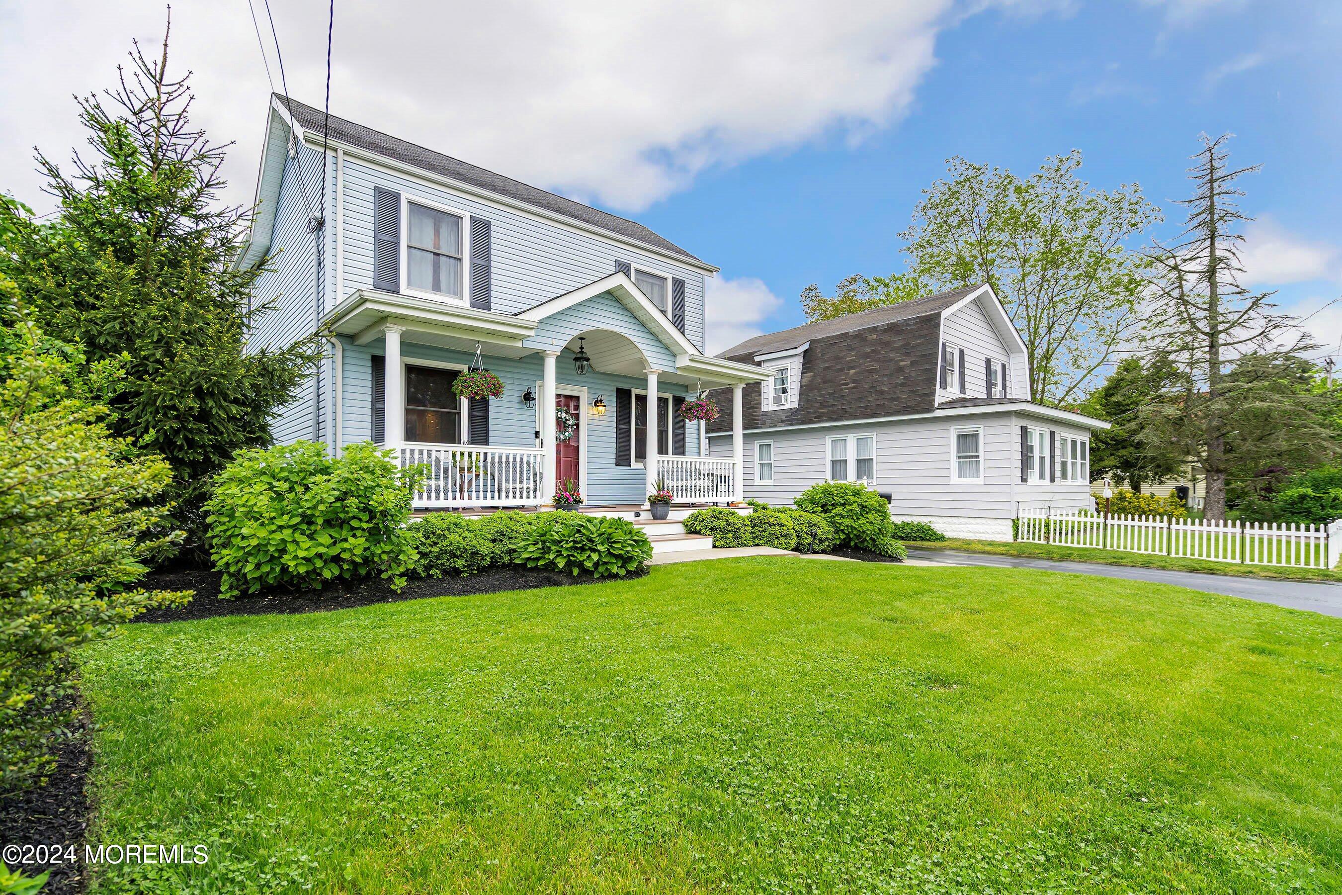 46 Compton Street Belford, NJ 07718 - Photo 3 of 35 02-Front Left