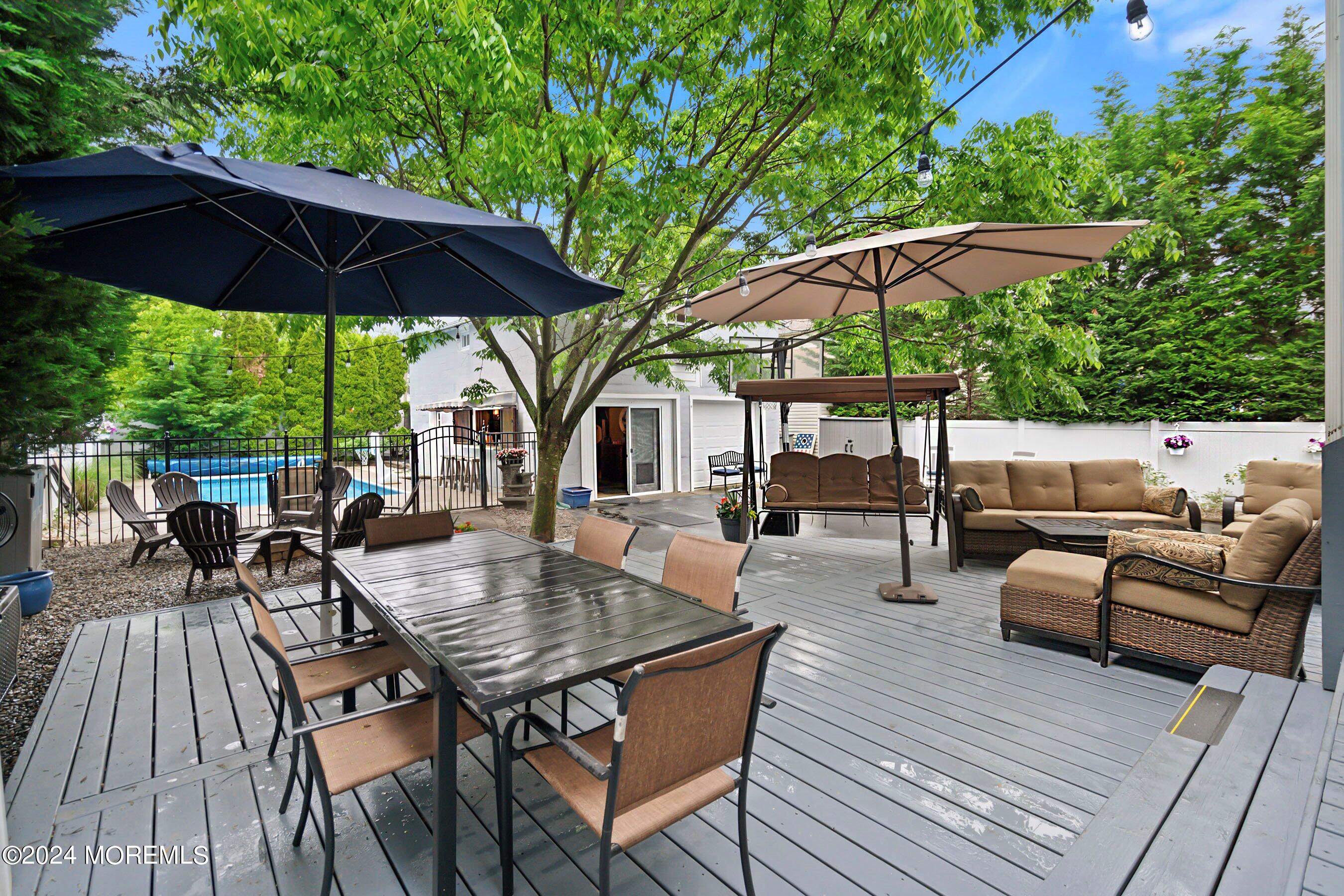 46 Compton Street Belford, NJ 07718 - Photo 32 of 35 33-Deck