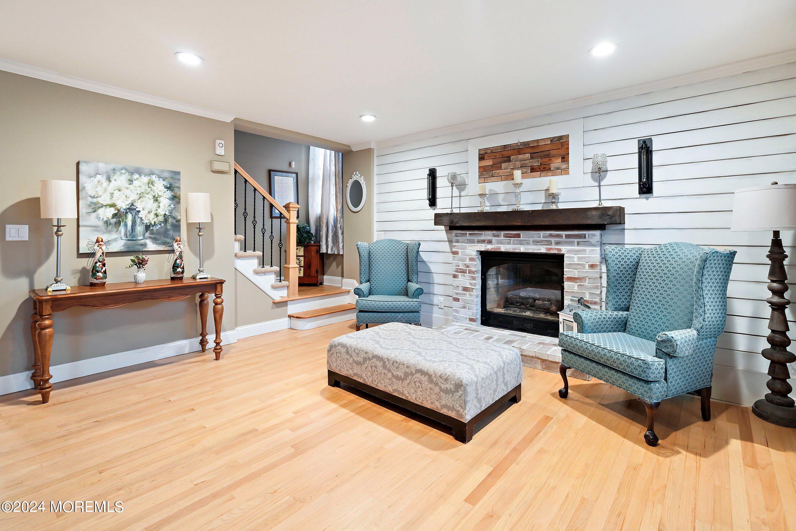 46 Compton Street Belford, NJ 07718 - Photo 6 of 35 07-Living 1A