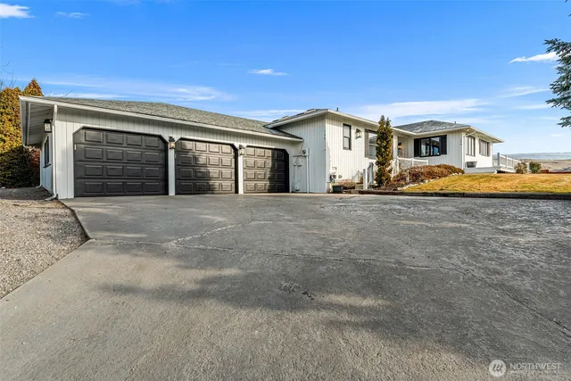 $725,000 | 106 Heather Lane, Wenatchee, WA 98801