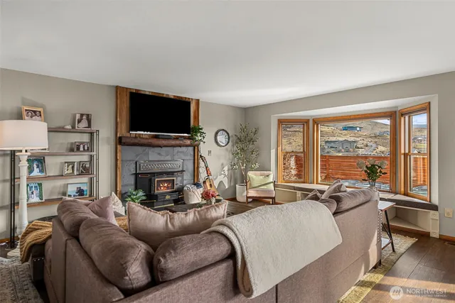 $725,000 | 106 Heather Lane, Wenatchee, WA 98801