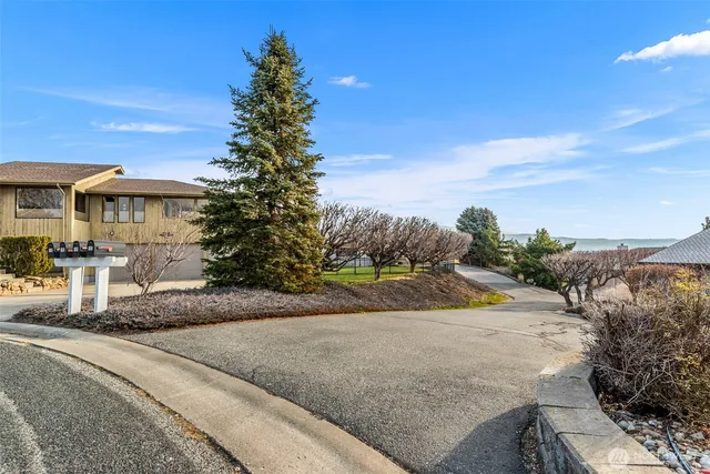 $725,000 | 106 Heather Lane, Wenatchee, WA 98801