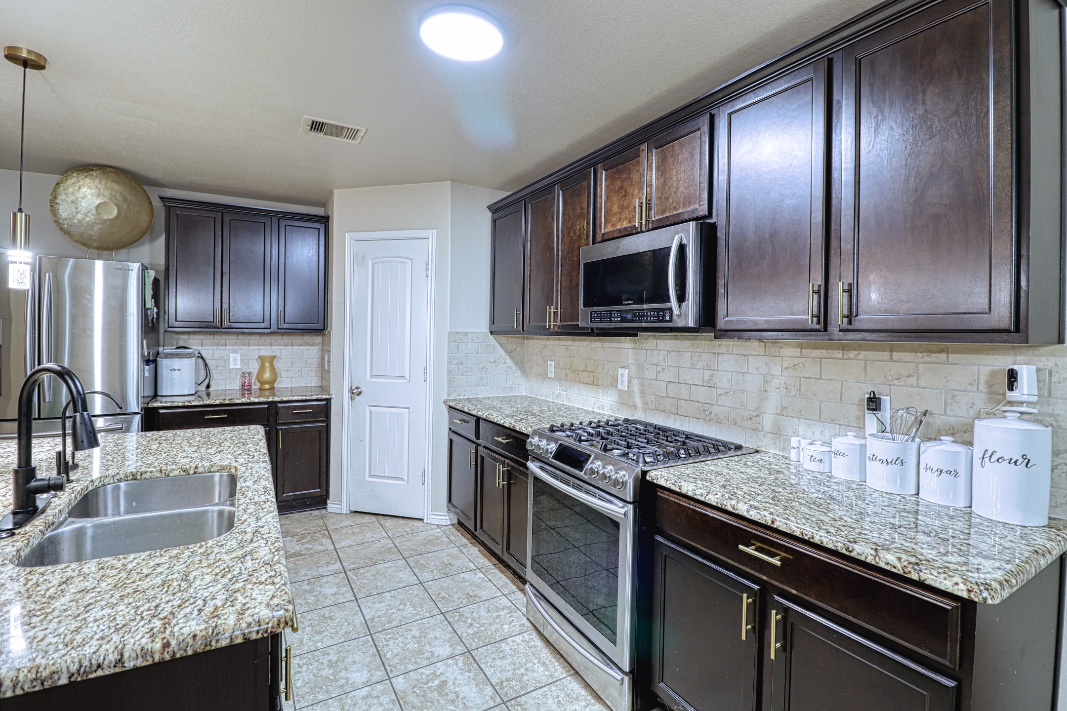 2735 Diamond Vista Lane Rosharon, TX 77583 - Photo 16 of 34