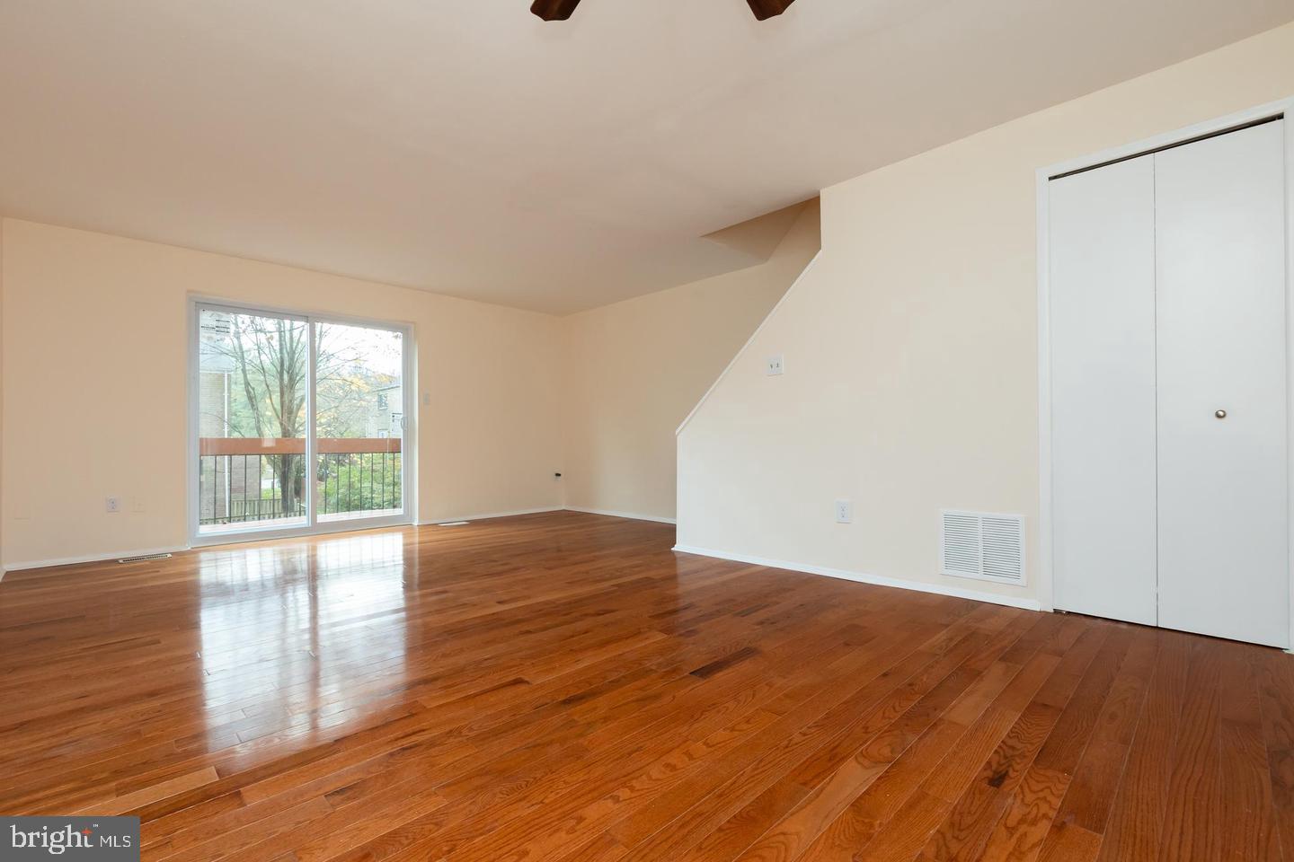 9752 Early Spring Way Columbia, MD 21046 - Photo 7 of 24 Gallery Image 7