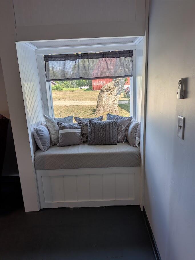 7202 21 Mile Road Evart, MI 49631 - Photo 19 of 64 window seat