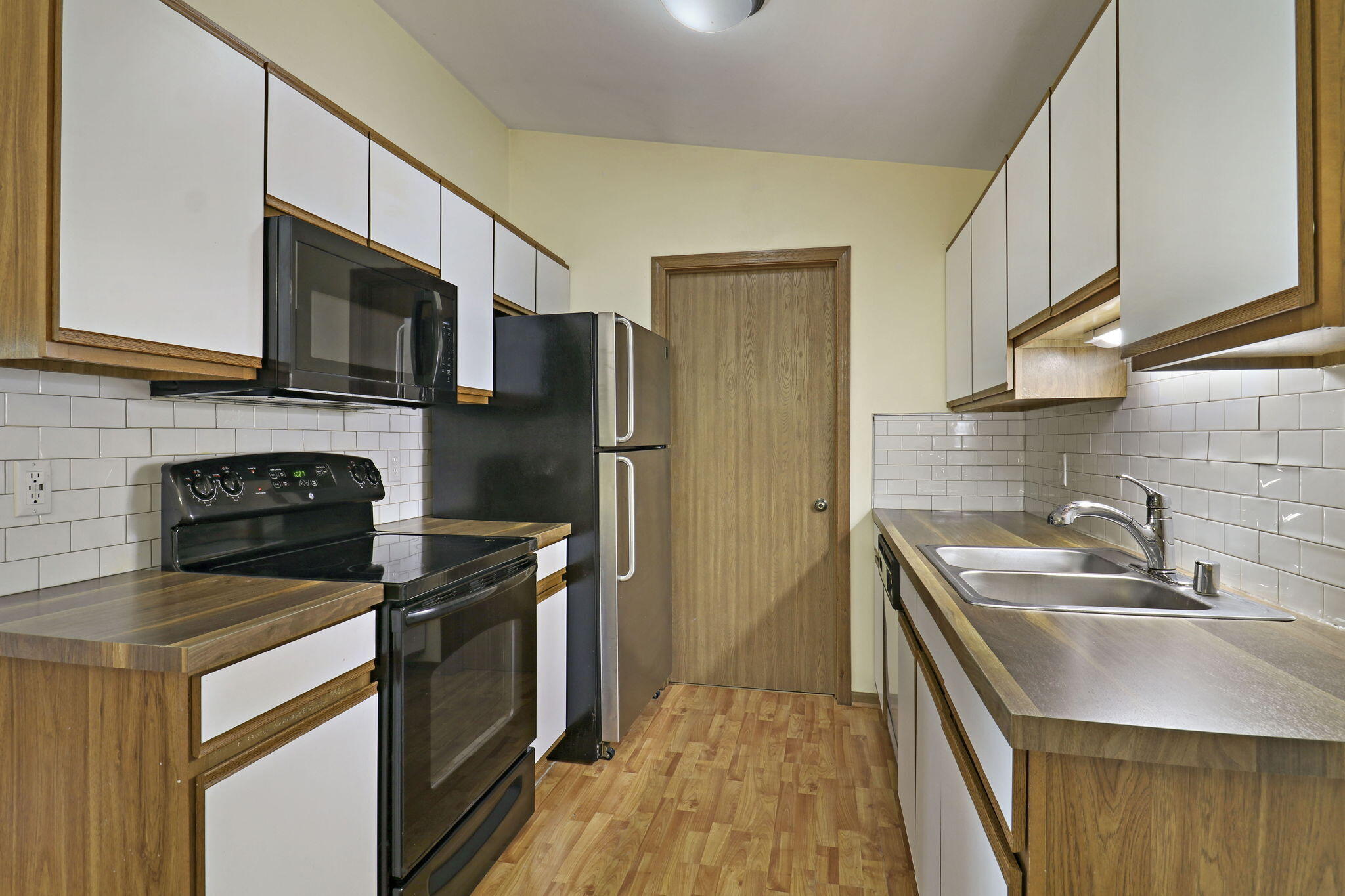 3938 81st Street, Unit F Kenosha, WI 53142 - Photo 5 of 19 5-web-or-mls-3938 81st St F, Kenosha, WI