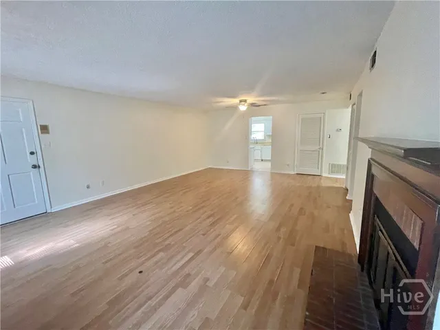 $1,500 | 5 Cromwell Place, Savannah, GA 31410