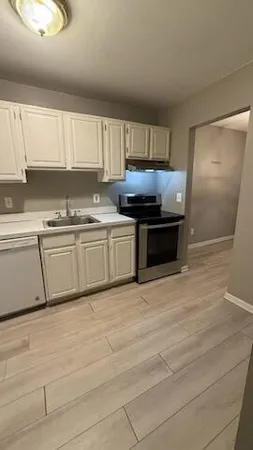 $1,400 | 503 Sunset Lane, St. Clair Shores, MI 48082