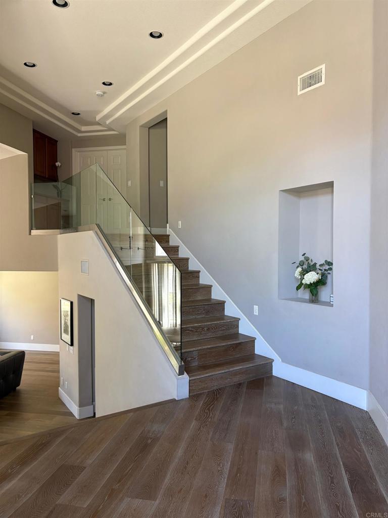 1317 Caminito Balada La Jolla, CA 92037 - Photo 10 of 16 a view of entryway and hall with wooden floor
