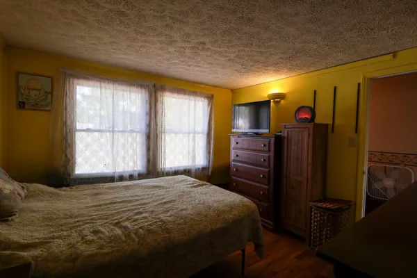 $249,000 | 36 Railroad Avenue, New Castle, VA 24127