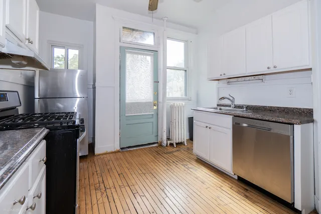 $375,000 | 5707 South Blackstone Avenue, Unit 2, Chicago, IL 60637