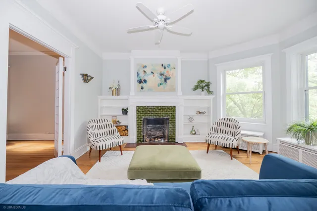 $375,000 | 5707 South Blackstone Avenue, Unit 2, Chicago, IL 60637