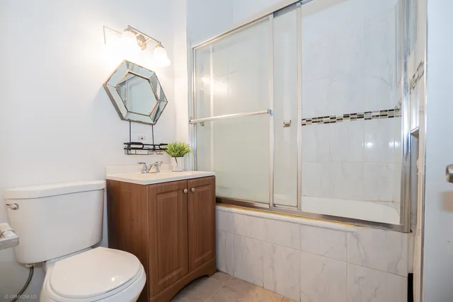 $375,000 | 5707 South Blackstone Avenue, Unit 2, Chicago, IL 60637