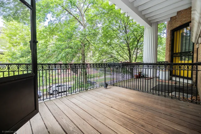 $375,000 | 5707 South Blackstone Avenue, Unit 2, Chicago, IL 60637