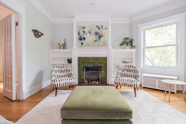 $375,000 | 5707 South Blackstone Avenue, Unit 2, Chicago, IL 60637