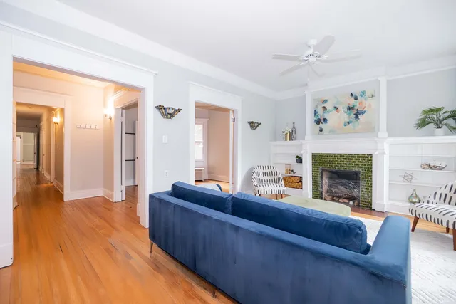 $375,000 | 5707 South Blackstone Avenue, Unit 2, Chicago, IL 60637