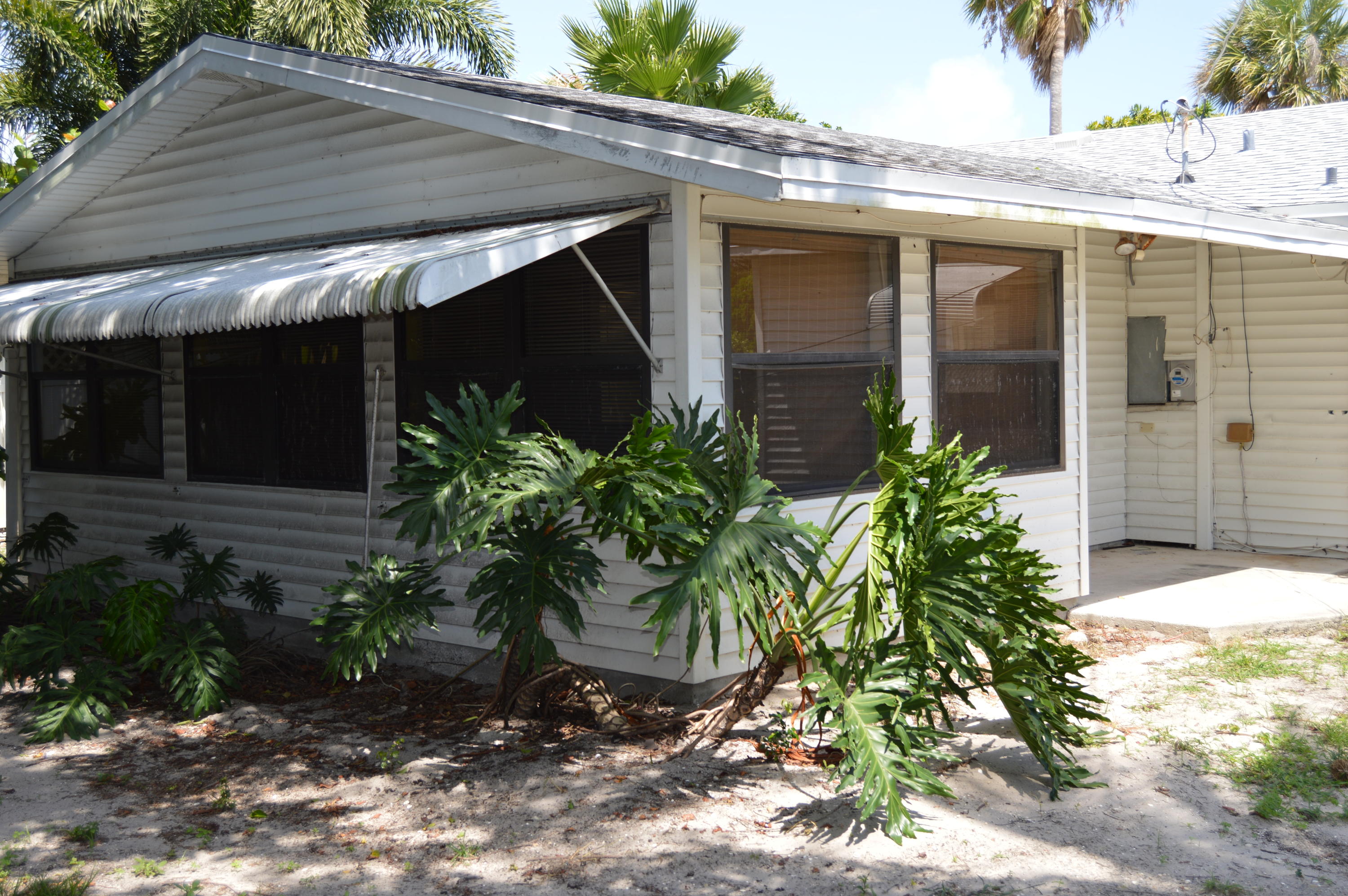 3480 Harbor Road North Jupiter, FL 33469 - Photo 4 of 18 DSC_0301