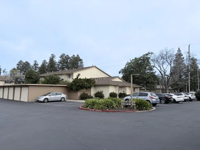 $3,295 | 1975 Olmo Way, Walnut Creek, CA 94598