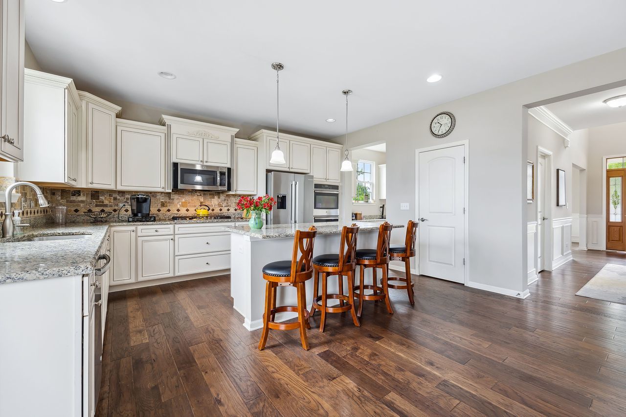 645 Ridgeview Lane Sugar Grove, IL 60554 - Photo 12 of 32