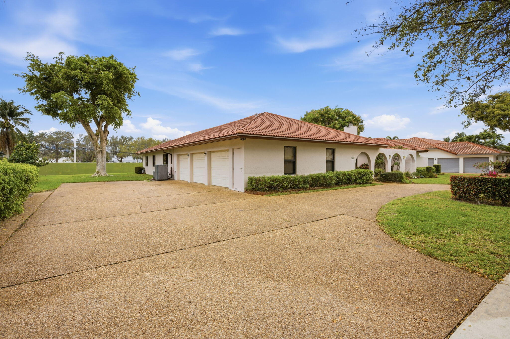 1960 Northwest 25th Street Boca Raton, FL 33431 - Photo 10 of 50 Large Semi Circular driveway