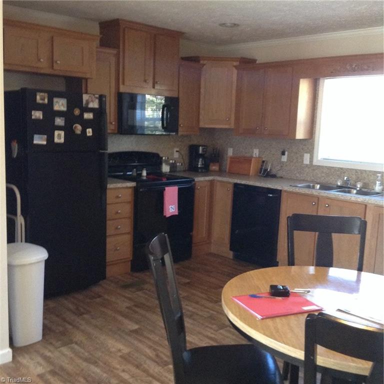 2716 Prison Camp Road Dobson, NC 27017 - Photo 10 of 21 Kitchen-all appliances convey