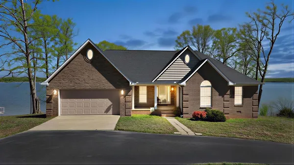 $825,000 | 461 Patricia Drive, New Concord, KY 42076