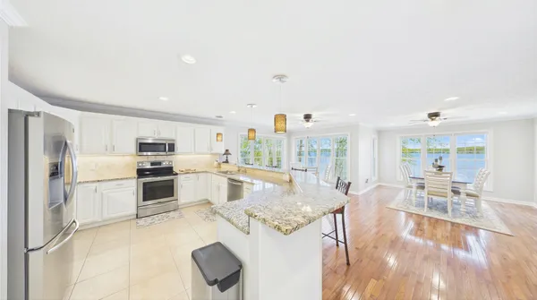 $825,000 | 461 Patricia Drive, New Concord, KY 42076