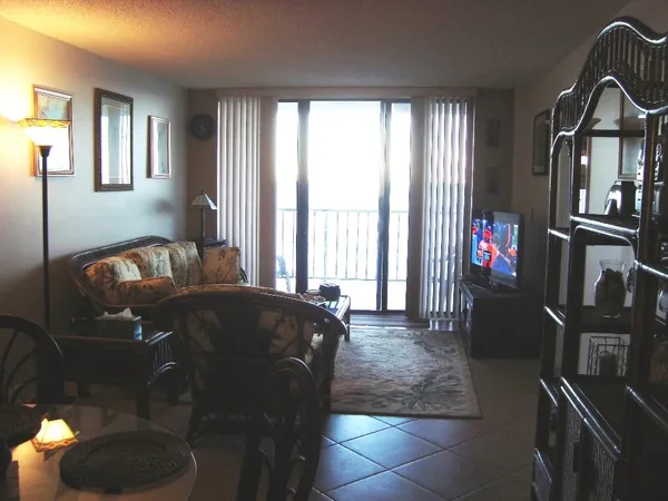 $5,300 | 4250 North Hwy A1A, Unit 1005, Fort Pierce, FL 34949
