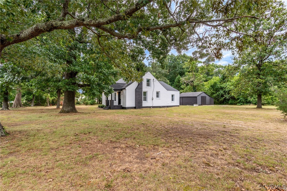 1811 Old Hanover Road Sandston, VA 23150 - Photo 3 of 26 Gallery Image 3