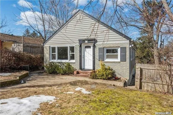$4,000 | 32 Grove Street, Glenwood Landing, NY 11547