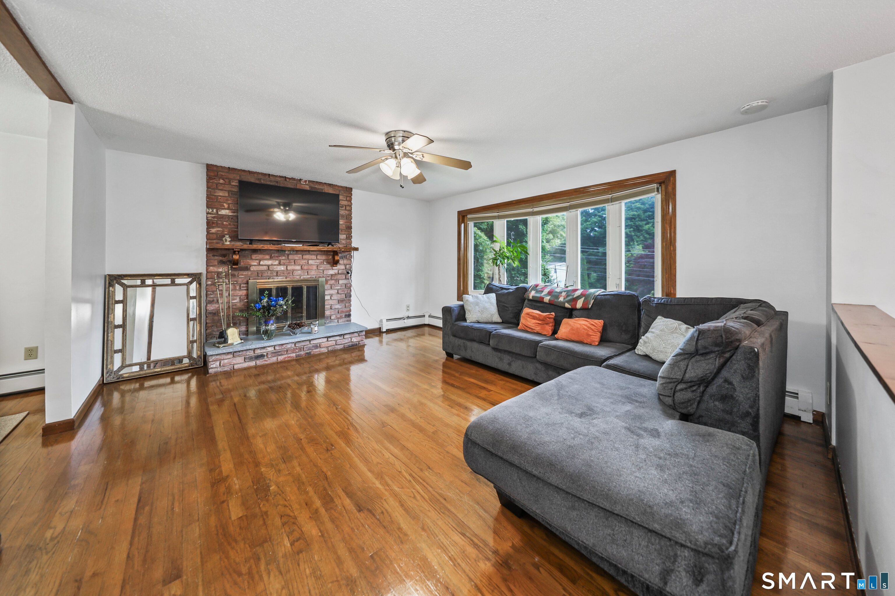 430 Shepard Avenue Hamden, CT 06514 - Photo 2 of 35