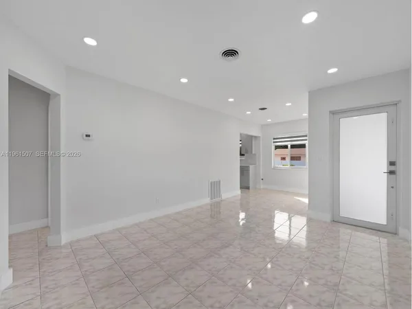 $3,500 | 104 East 58th Street, Unit 1, Hialeah, FL 33013