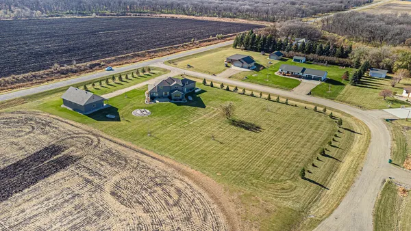 $1,250,000 | 7022 9th Street North, Moorhead, MN 56560