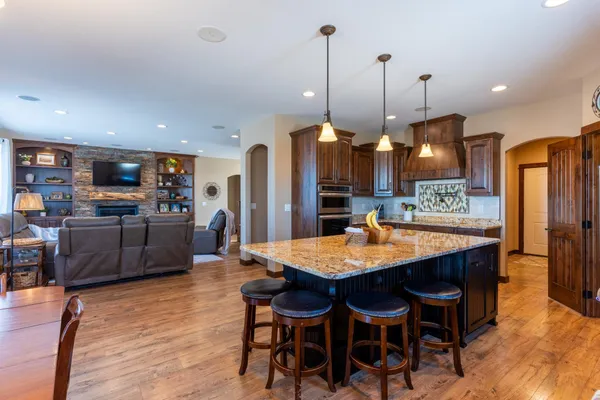 $1,250,000 | 7022 9th Street North, Moorhead, MN 56560