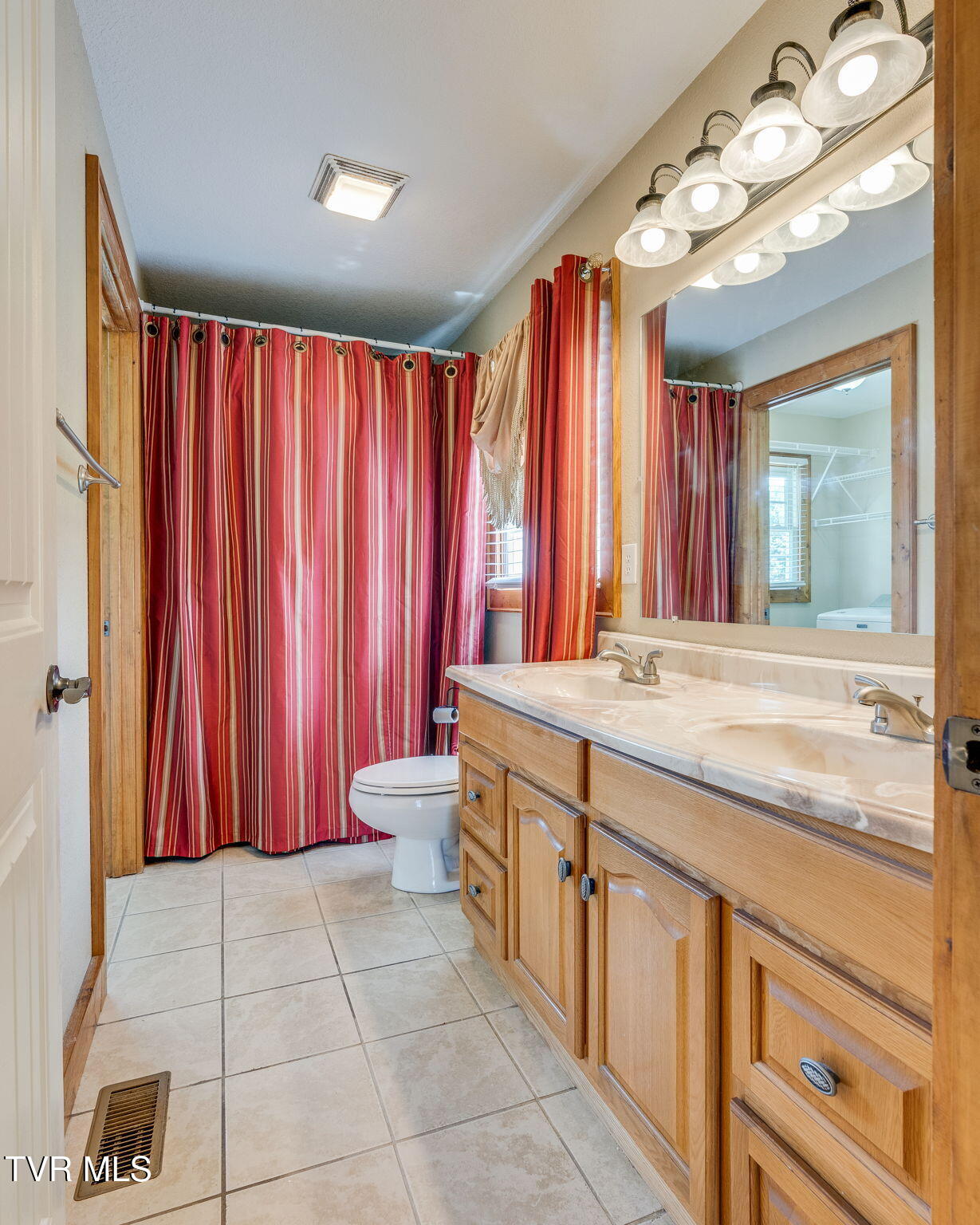 234 Reed Avenue Greeneville, TN 37743 - Photo 15 of 36 014