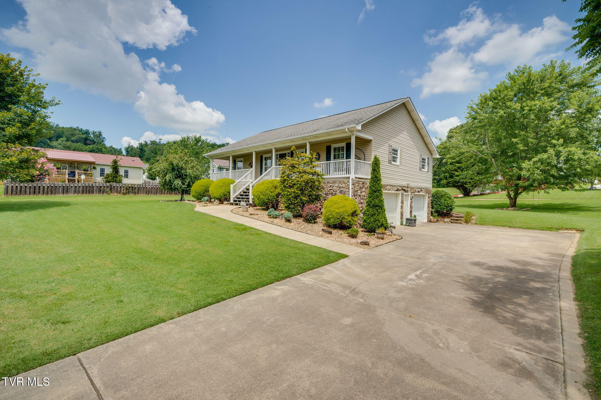 234 Reed Avenue Greeneville, TN 37743 - Photo 4 of 36 003