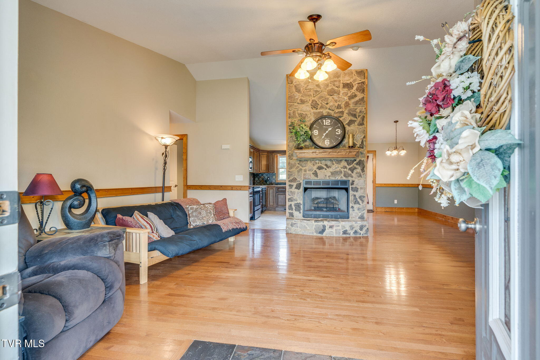 234 Reed Avenue Greeneville, TN 37743 - Photo 5 of 36 004