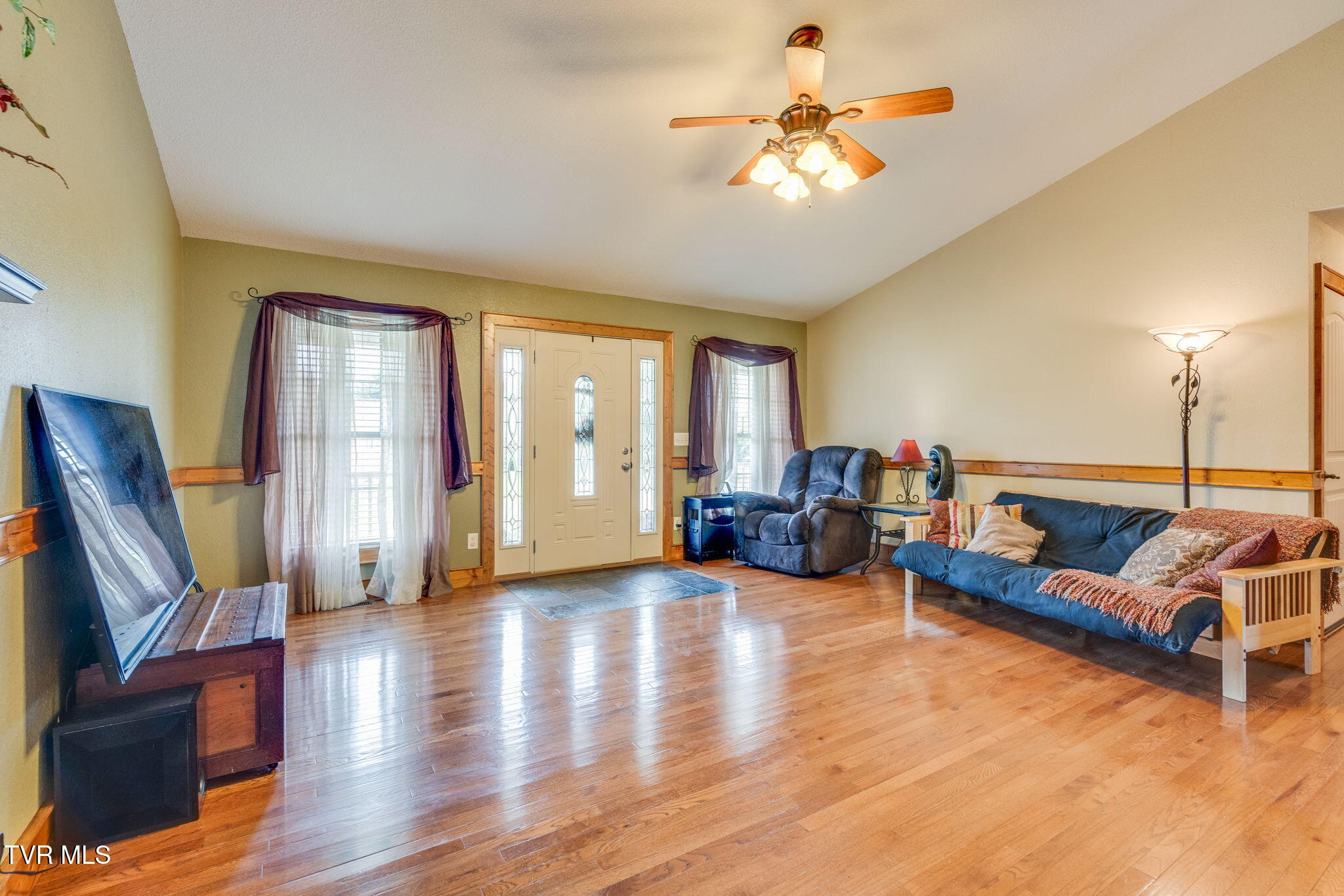 234 Reed Avenue Greeneville, TN 37743 - Photo 6 of 36 005