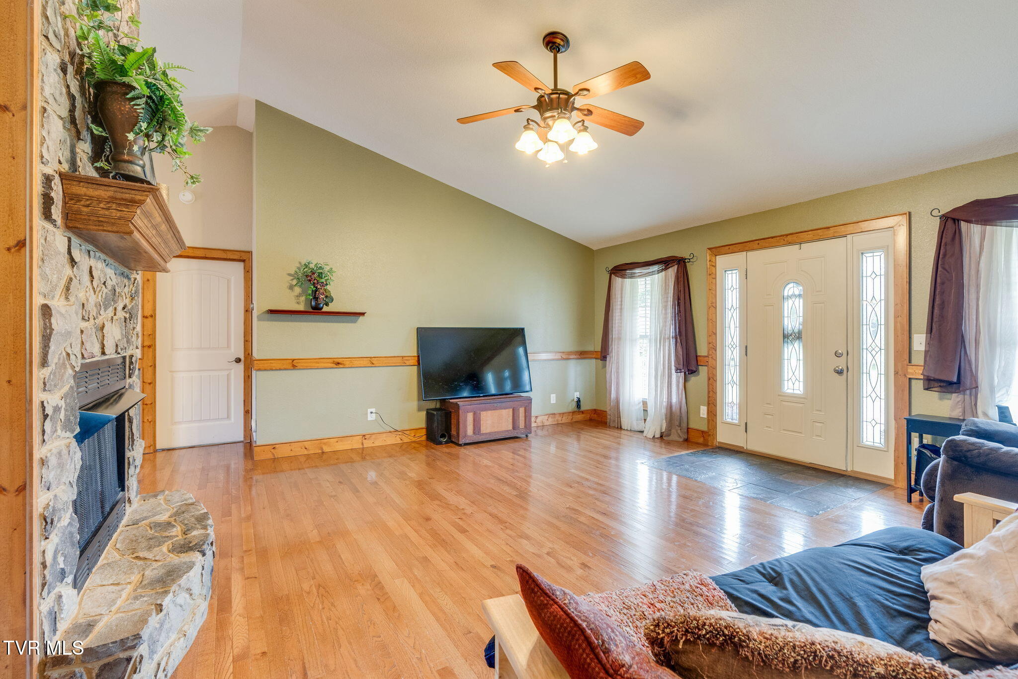 234 Reed Avenue Greeneville, TN 37743 - Photo 7 of 36 006