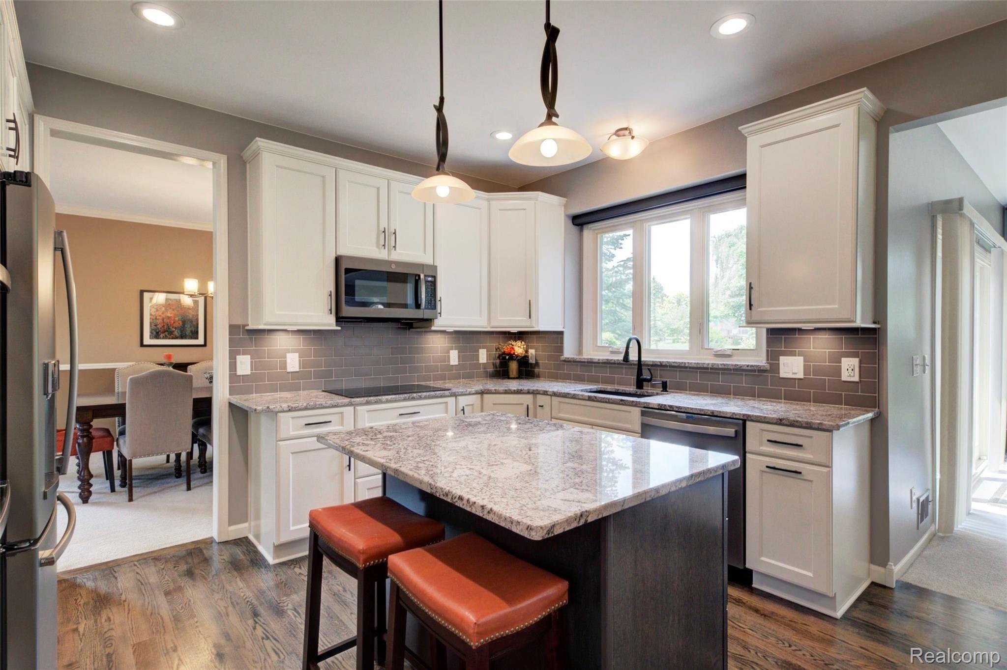 6649 Kennesaw Road Canton, MI 48187 - Photo 18 of 61 17 Kitchen.jpg