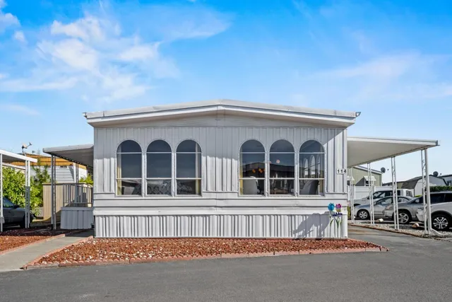 a view of a large white building