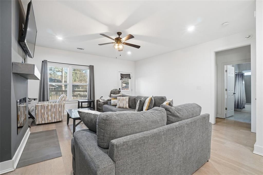2281 Pryor Road Southwest Atlanta, GA 30315 - Photo 8 of 32 a living room with furniture and a large window