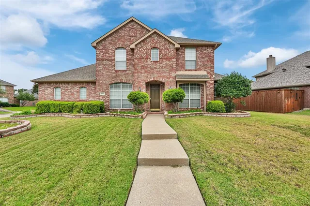 $2,700 | 8101 Freeman Drive, Rowlett, TX 75089