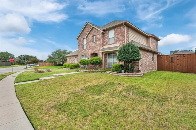 $2,700 | 8101 Freeman Drive, Rowlett, TX 75089